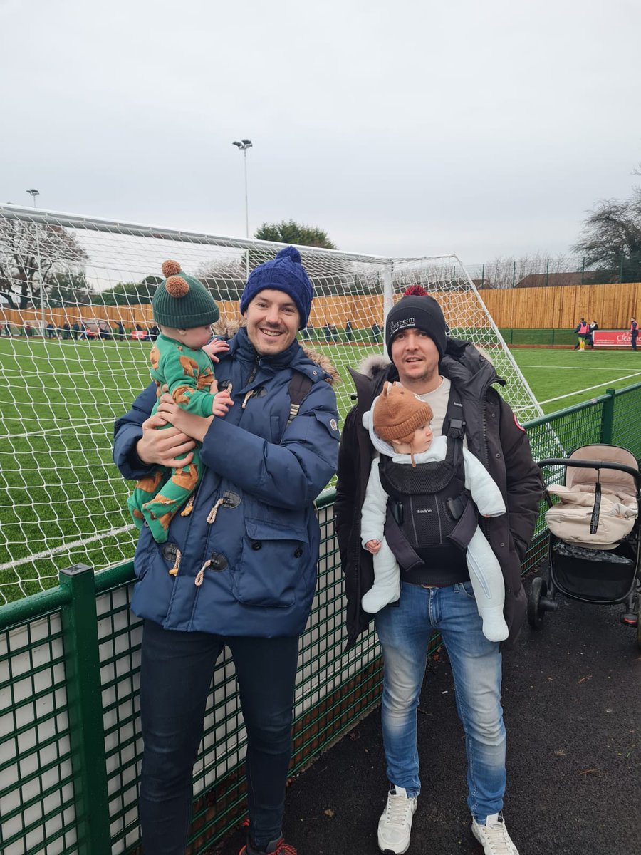 NonLeagueDad's tweet photo. 2022 WE'RE BACK 💚💛
Non League Dad turned Non League Dad's. After a football free Christmas due to Wales Government were back down the local Birdcage to get our fix.
@BarwellFC1992
🆚 @LowestoftTownFC
#Game26
#NonLeagueDad
#NonLeague
https://t.co/rcqTfjFLv9 https://t.co/XajmYoKPku
