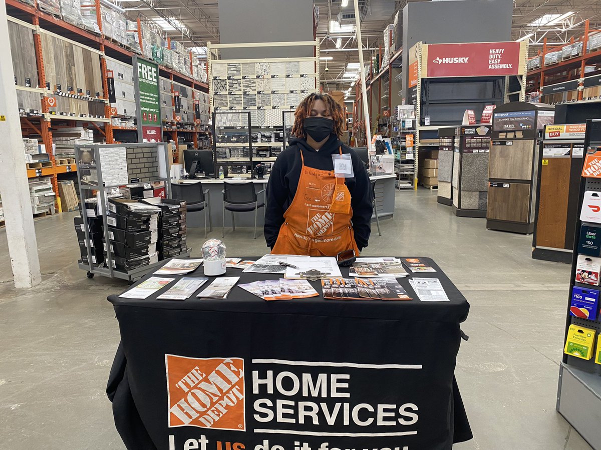 thdapril's tweet photo. D23 Specialist Taseanna driving customer engagement today at 0720!! Let Us Do It For You!!! #FillThePipeline2H2021 https://t.co/Srjdm7Q7QJ