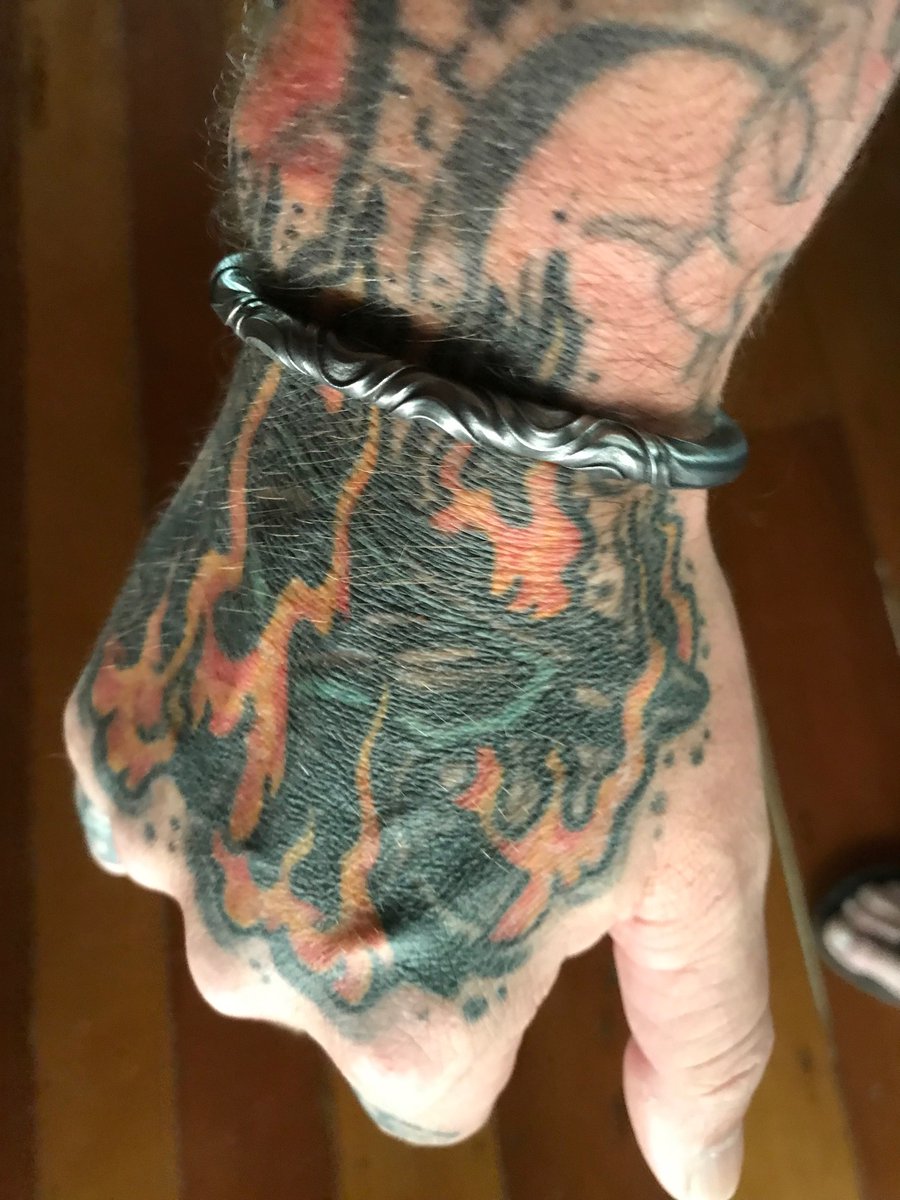 celtsmith's tweet photo. Celtsmith custom makes pure iron bracelets in your exact size.https://t.co/QBiePR7kFM
#customiron #viking #tattooideas #ironbracelet #celtsmith https://t.co/aJ9io12Zeh
