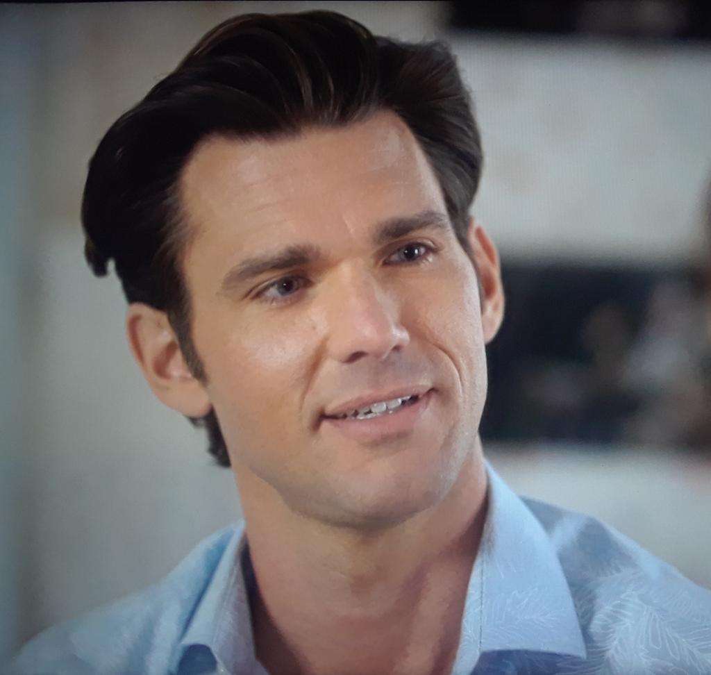 iheart_cambodia's tweet photo. "So you think this is the one?"  "Yeah, I do."  

I don't think they're talking about invitations anymore.  😉  #TheWeddingVeil #McGarries @hallmarkchannel https://t.co/JUQutx67Rt