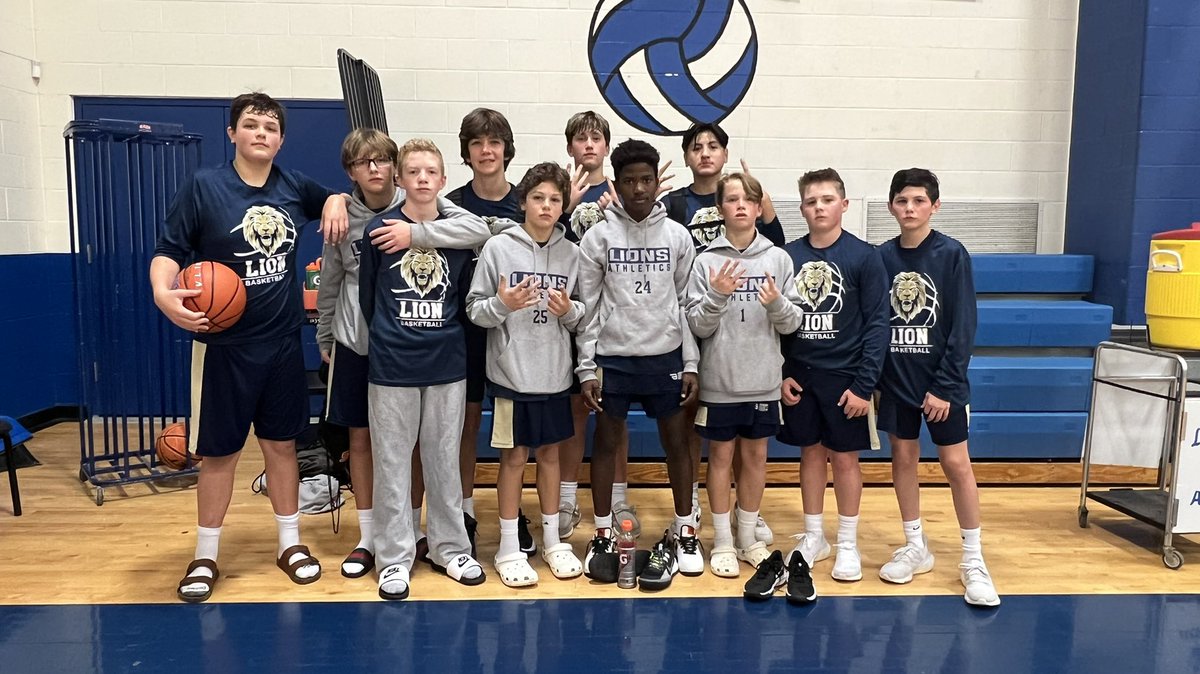 rucker1273's tweet photo. Wrapped up a BIG week of basketball for the OHJH Lions at the Magnolia Tournament…

8 GOLD - Champs 🏆 
8 NAVY - Champs 🏆
7 GOLD - 2nd 🥈
7 NAVY - 2nd 🥈

On to the next one! 

@brentpatane_5 @LakeCreekHoops @CoachSchedule @oakhillslions https://t.co/CwXwkghKP5