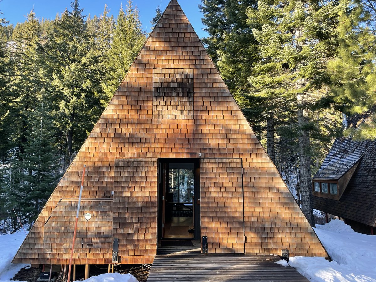 My home for the rest of January. 💚🤍🤎💙🧡