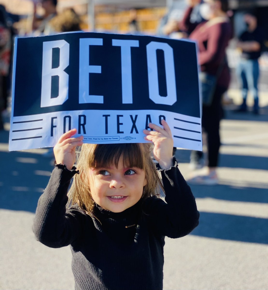 BetoORourke's tweet photo. I love you, El Paso! https://t.co/Y0yf2NFvmR