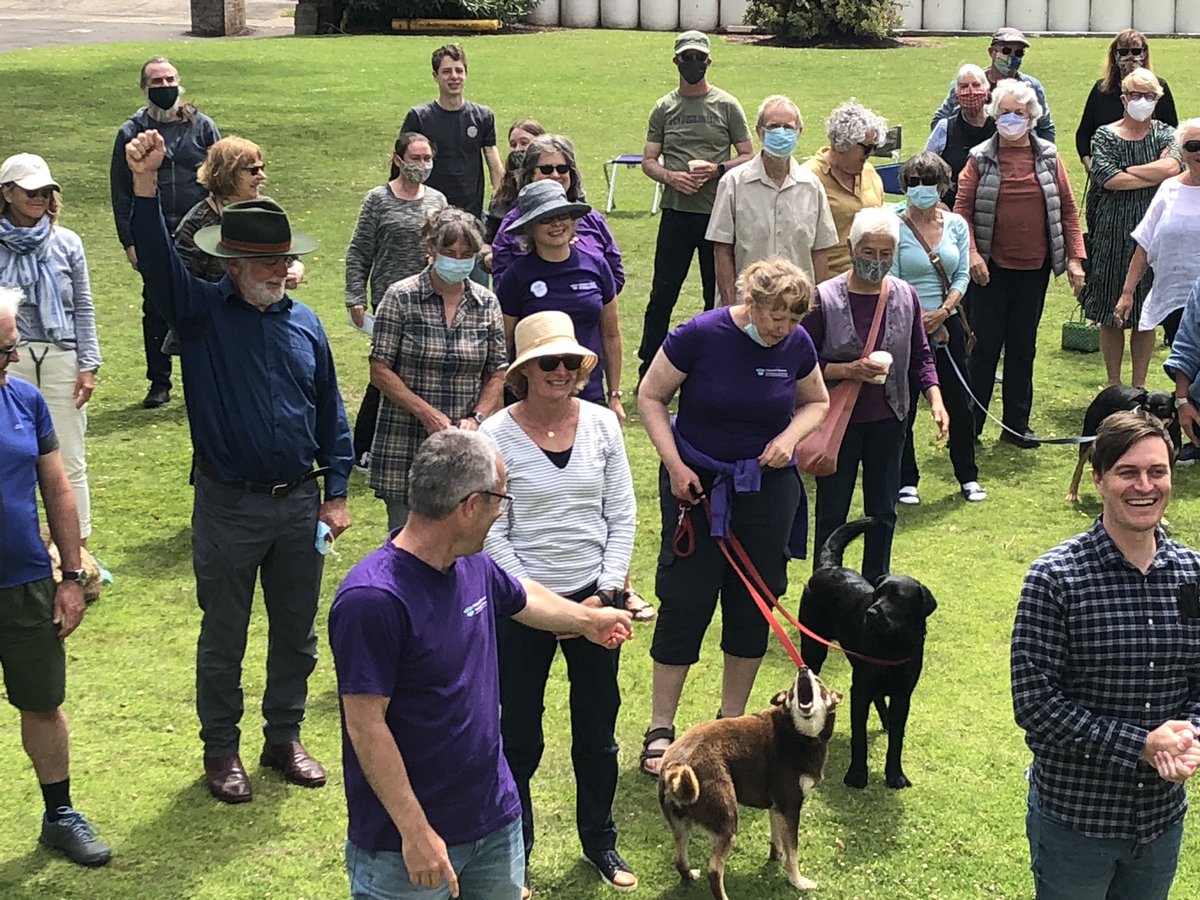 YESVoices's tweet photo. YES! More from @VoicesofWannon meet and greet with their amazing #Independent candidate former @triplej host @AlexDyson #auspol https://t.co/nyGHslidfi
