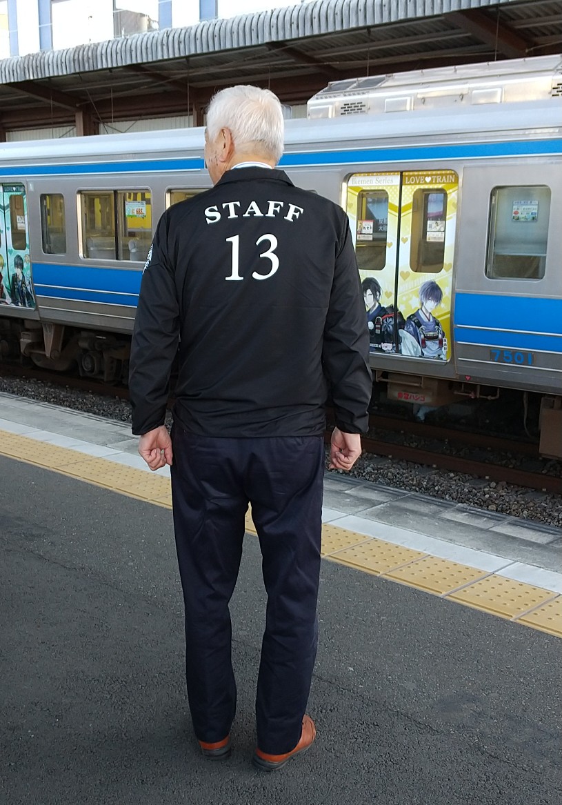 paranoia_starrr's tweet image. 推し大河ドラマ館 館長！！
╲漢 の 背 中╱
（この後めちゃくちゃ記念撮影して下さいました）

#のってこいずっぱこ
#鎌倉殿の13人