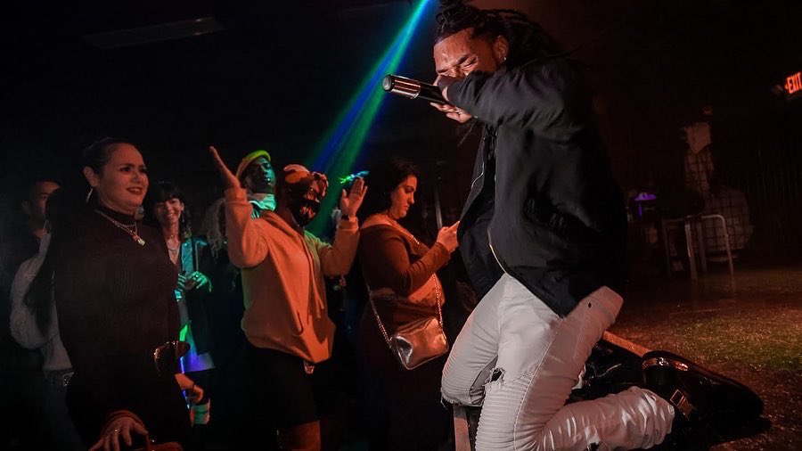 Iam_Tyrelle's tweet photo. Photos dumb… AXT 2022 Tour dates comin soon!
#tourlive #liveperformer #TyrelleWilliams #Singer #RnB https://t.co/zqkLqSK2s4