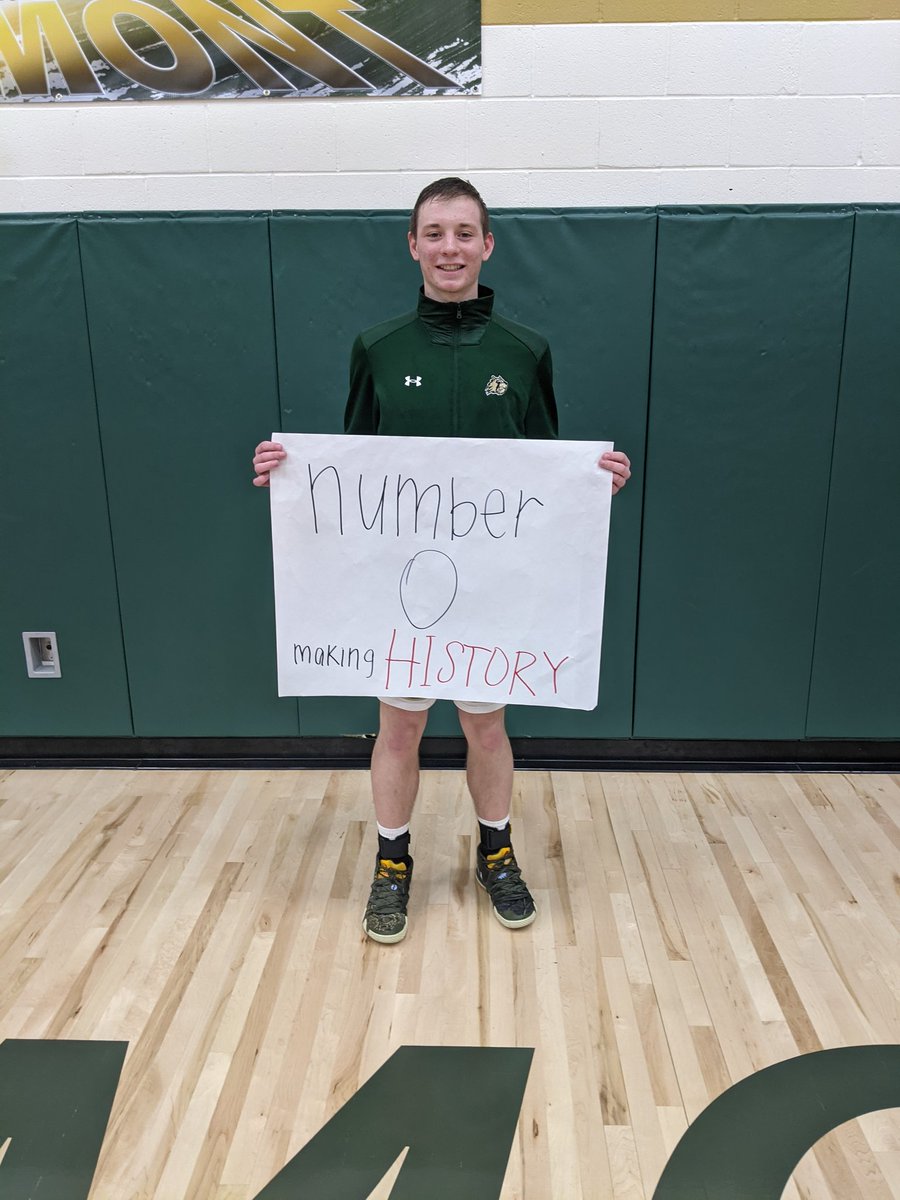 bbCoachStuck's tweet photo. @LandonNewland becomes the all time leading scorer in Ridgemont history! https://t.co/Bku4kcbw9h