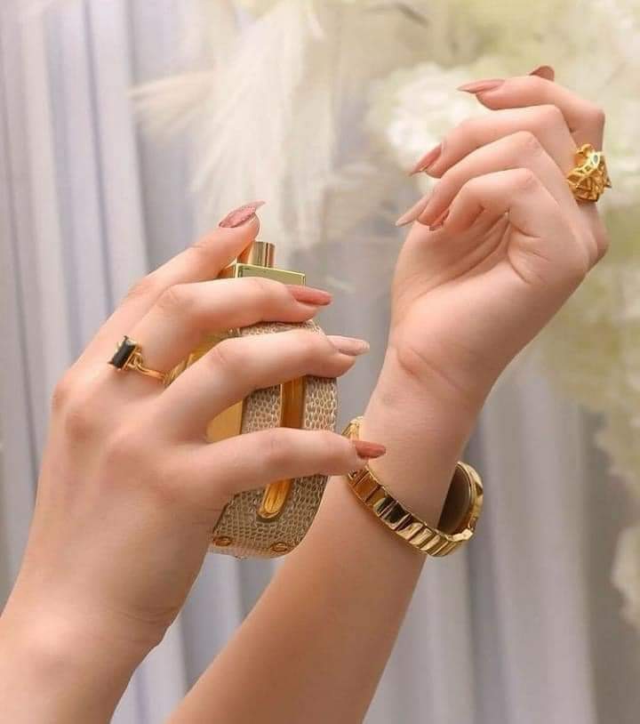 doodi_zz's tweet photo. صباحكم عطررر 💞💞💞 https://t.co/5NsEcgKwDN