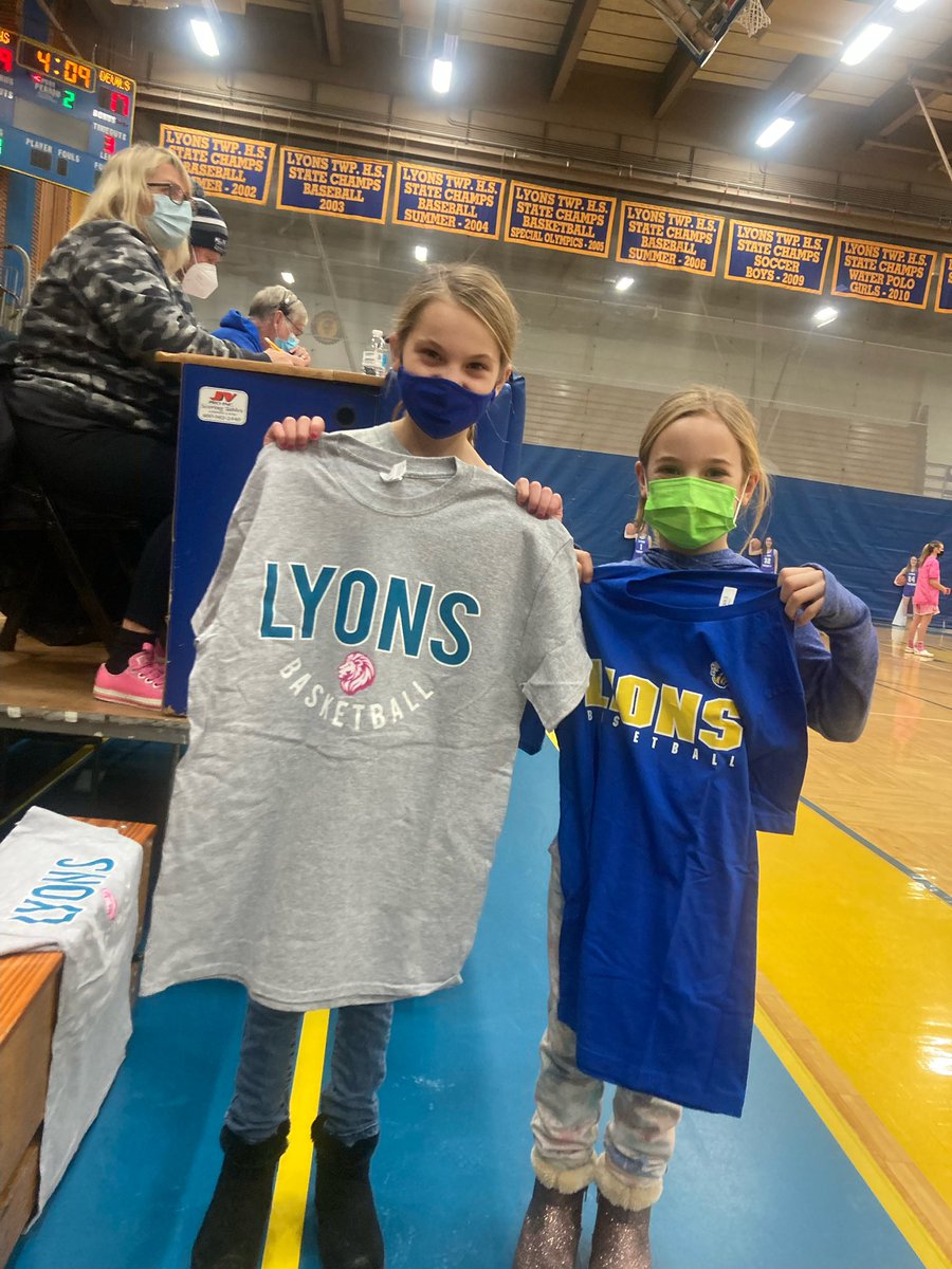 LTHSGirlsBBall's tweet photo. Great night for LT (W for all levels), but an even better night because of the cause!! Thank you to @HCGirlsBB, and our fans for bringing it tonight!!! We raised $800 for the @Vs_Cancer Foundation!!! & some awesome #futureLT shooters taking part in halftime contests! #LTPride https://t.co/PnB7qr35fW