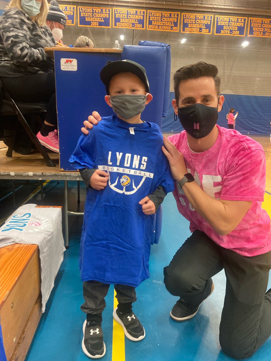 LTHSGirlsBBall's tweet photo. Great night for LT (W for all levels), but an even better night because of the cause!! Thank you to @HCGirlsBB, and our fans for bringing it tonight!!! We raised $800 for the @Vs_Cancer Foundation!!! & some awesome #futureLT shooters taking part in halftime contests! #LTPride https://t.co/PnB7qr35fW