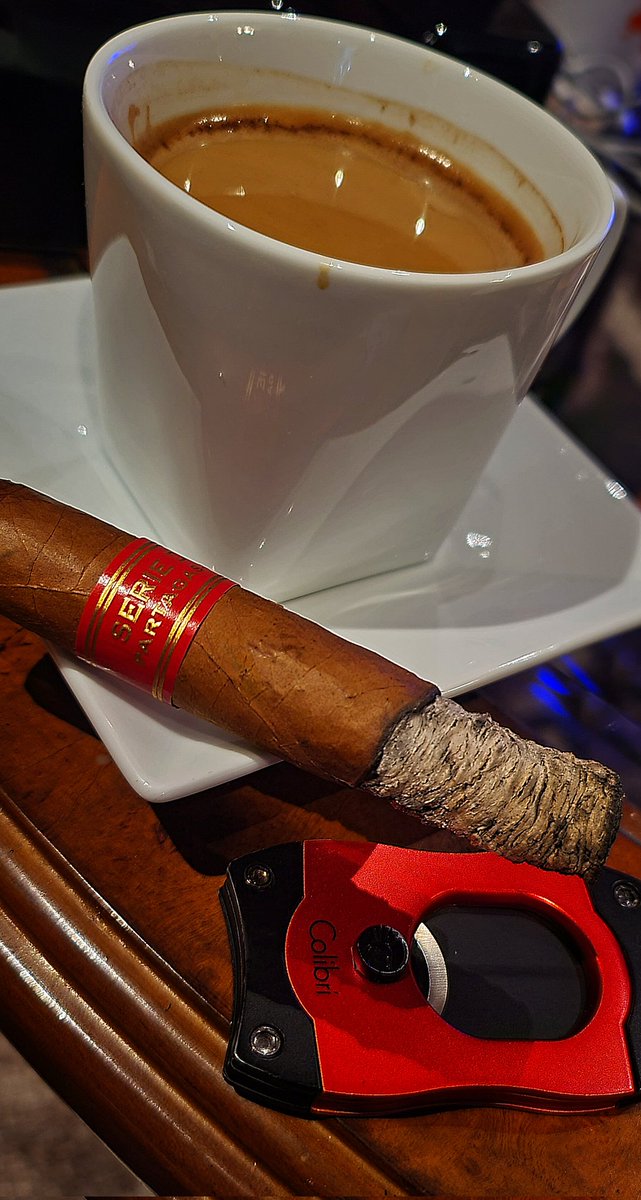 7 years aged Partagas Serie D No.4 
Something special since the wife is pregnant gonna be a father boys !!!!! 
<a href="/erickmichaus/">E. Michaus</a> <a href="/JARMHABANO/">Jorge Luis</a> @CigarChairman <a href="/CalvinThomps99/">Calvin Thompson</a> <a href="/Mike_W_Simpson/">The Mentor</a> <a href="/JeffBOTL/">JeffBOTL</a> <a href="/joelmeche/">Joel M</a> <a href="/BHJFamily/">BHJ Family</a> <a href="/De_Ang_/">Dennis Angle</a> <a href="/ButcherManNate/">Poppa Butcher</a> <a href="/Mike_W_Simpson/">The Mentor</a> #CIGARS #HABANOS