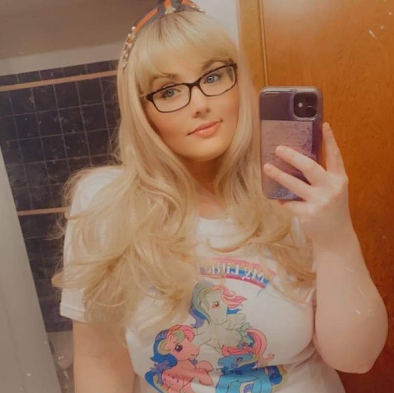 Russianheaven1's tweet photo. Where's the good little piggies 😈😈 #findom #findomdrain https://t.co/RxwWnruCGW