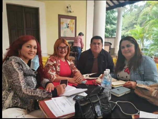 Sostuve una fructífera reunión con el director de educación del estado #Táchira a fin de socializar las Orientaciones para el reinicio de clases e incio del segundo momento pedagógico, Rumbo a la comunalización de la @ZonaEducTachira @MPPEDUCACION <a href="/_LaAvanzadora/">Yelitze Santaella</a> <a href="/FreddyBernal/">Freddy Bernal</a>