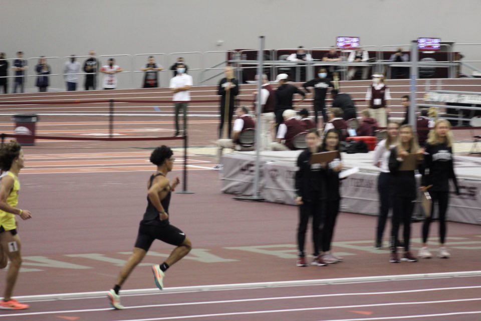 Jxnthn1's tweet photo. Texas A&amp;M Indoor 2 Mile! What a great race, so much fun. 2 Mile Champion and a 2 Mile indoor school record!

@SAMRAYBURNXC @SamRayburn_HS @SRHS_KHernandez https://t.co/FAOJPruIYs