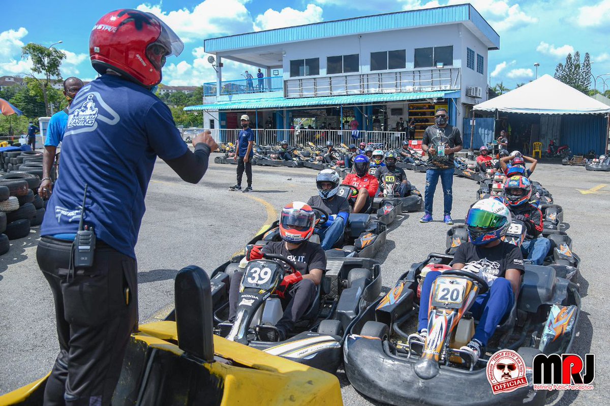 AjithFCPudhuvai's tweet photo. Kudos to Team @Thalafansml 🔥 
Massive Successful Event 😊
VALIMAI GO KART RACING 🏎️🔥 
@DevendranDave bro you are rocking 💥
#ValimaiGokartRacing
#Valimai 
#Ajithkumar https://t.co/f6CHx7Mikz