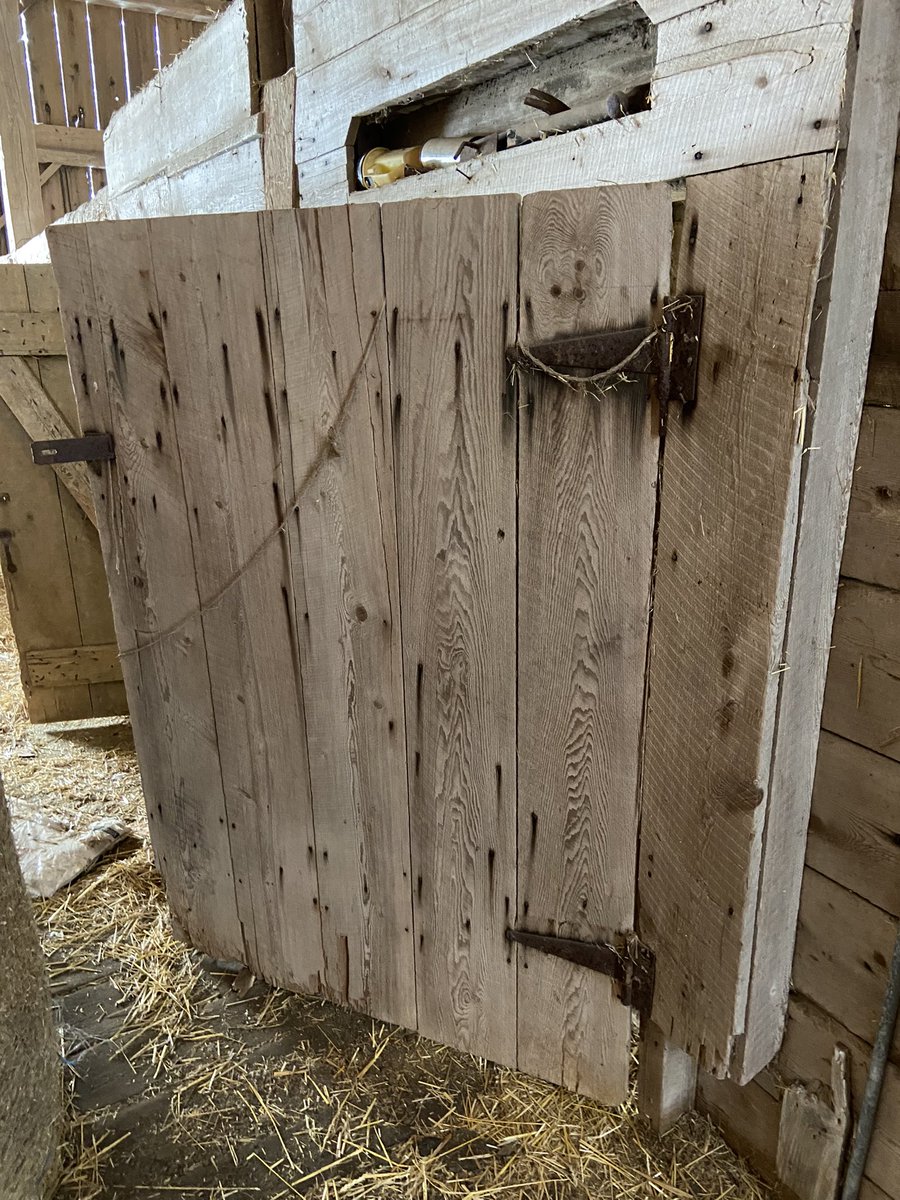 Shawzy_166's tweet photo. Old bank barn wood for sale along with old wood beams and doors inquire for pricing 519 994 4711 retweets appreciated some really nice dry wood https://t.co/zd6KBoasNJ
