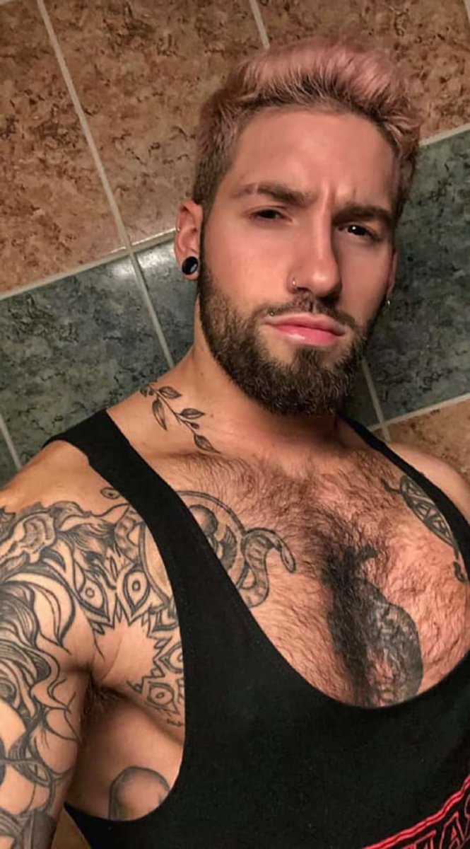 RyRyHillerman's tweet image. A night in now and then is nice. Luckily we got @MILNetwork__ to keep us occupied with #theLIFEATL🍑 season 4 premiere