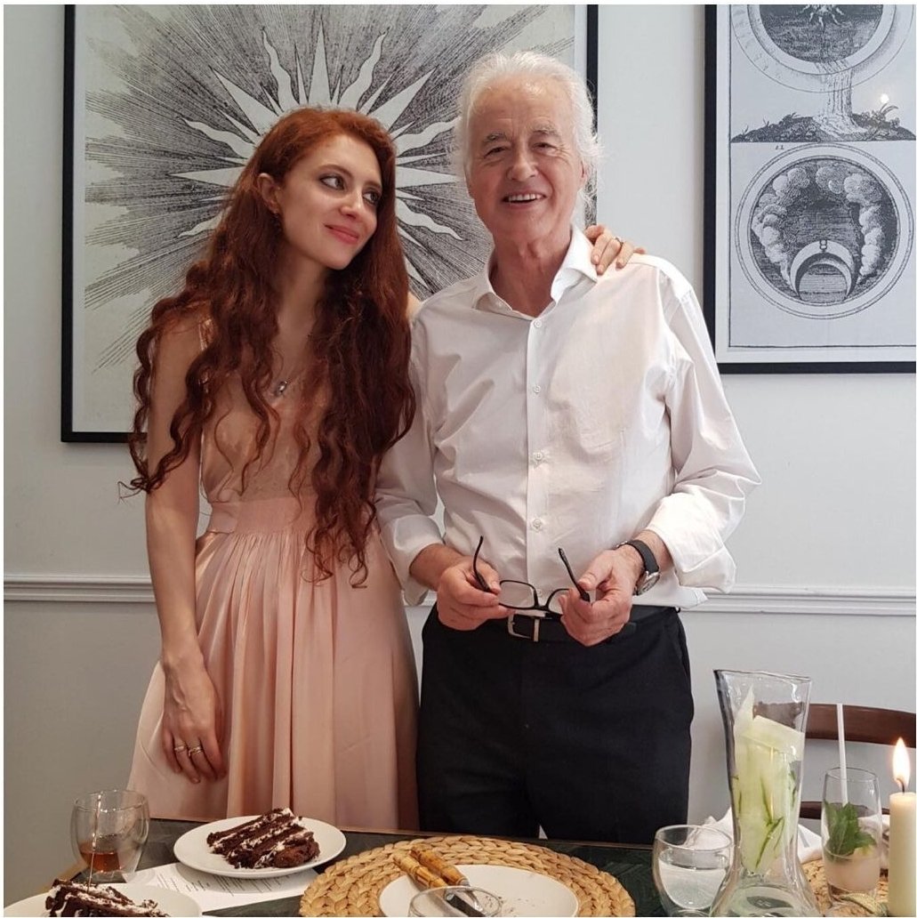 rocknrollgarag1's tweet image. Happy 78 birthday to the legendary Led Zeppelin guitarist Jimmy Page!