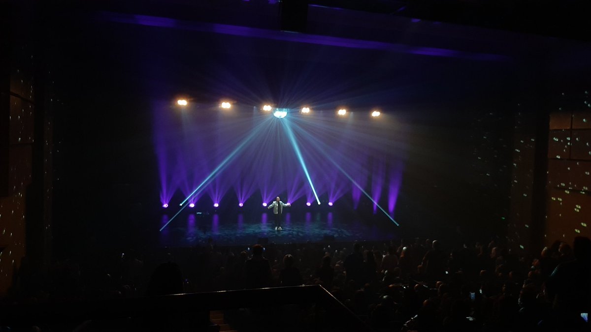 Superbe soirée imprévu ✨

Ça fait longtemps que j'avais pas autant rigolé au spectacle de <a href="/AlbanIvanov/">Alban Ivanov</a> avec <a href="/Samuel__Bambi/">Samuel Bambi</a> en première partie ! MERCI ❤ #humour #scketch #albanivanov #belfort