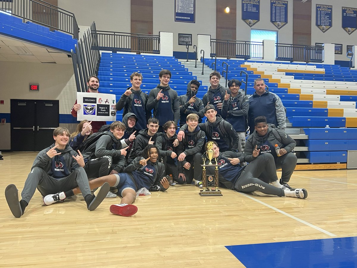 Woodstockwrest2's tweet photo. Region 5 7A Duals Champs!!! Let’s Goooo! https://t.co/nYxai5DZAy