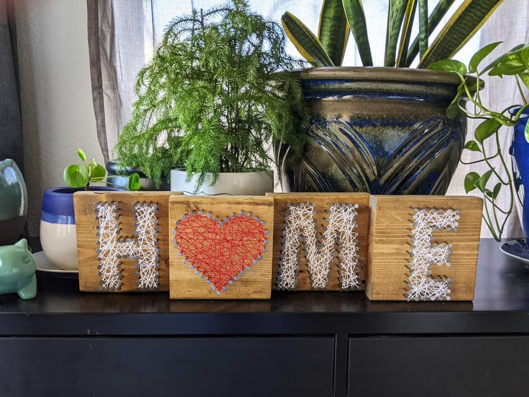 makingitnerdy's tweet photo. I'll be at the #gilbertartwalk January 15th.
Come checkout all the awesome artists.

#stringart #homesign #gilbertartist https://t.co/UiVWMSBdxh