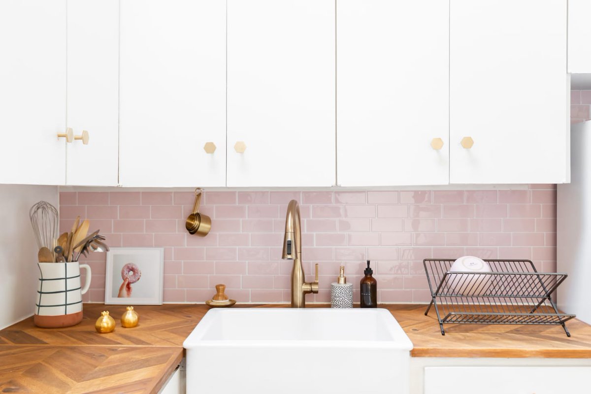 CherieFLRealtor's tweet photo. It's an inexpensive option to update a kitchen backsplash yourself. #DIY #hometips  https://t.co/E3aA3DGalc https://t.co/Uvp1TCcvQo