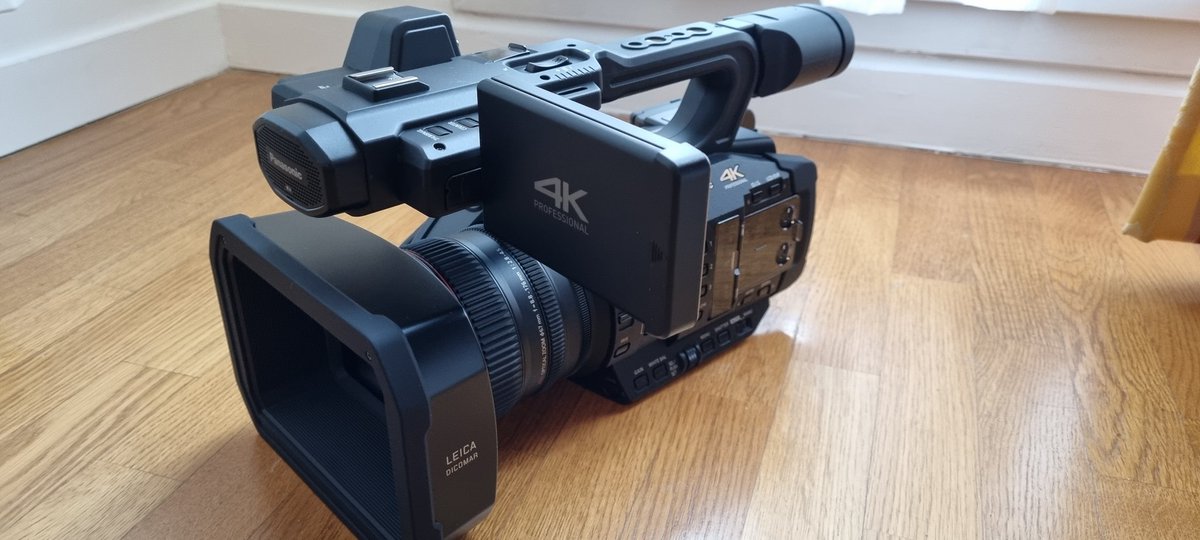 AdrienRamassamy's tweet photo. #technologie #Reportage #MotivationChallenge
Aujourd'hui, l'équipe de @CLD_defense a reçu sa dernière caméra adaptée pour nos prochains reportages en 4K 📸 auprès des unités militaires 🇫🇷
👍 À très vite sur nos réseaux sociaux et sur notre chaîne YouTube 👨💻 https://t.co/EWiWgwaemb
