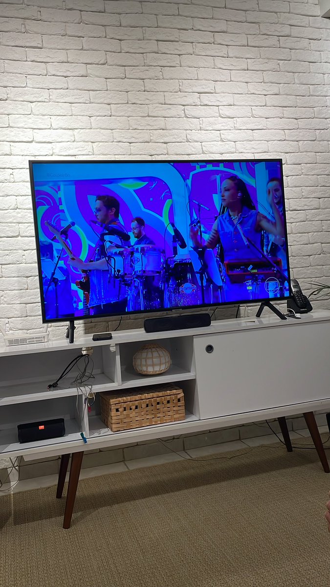 Poffilho's tweet photo. @marcosmion ta dando um baile de inovação na tv globo! Parabens #Caldeirao https://t.co/bq85WzUMd2