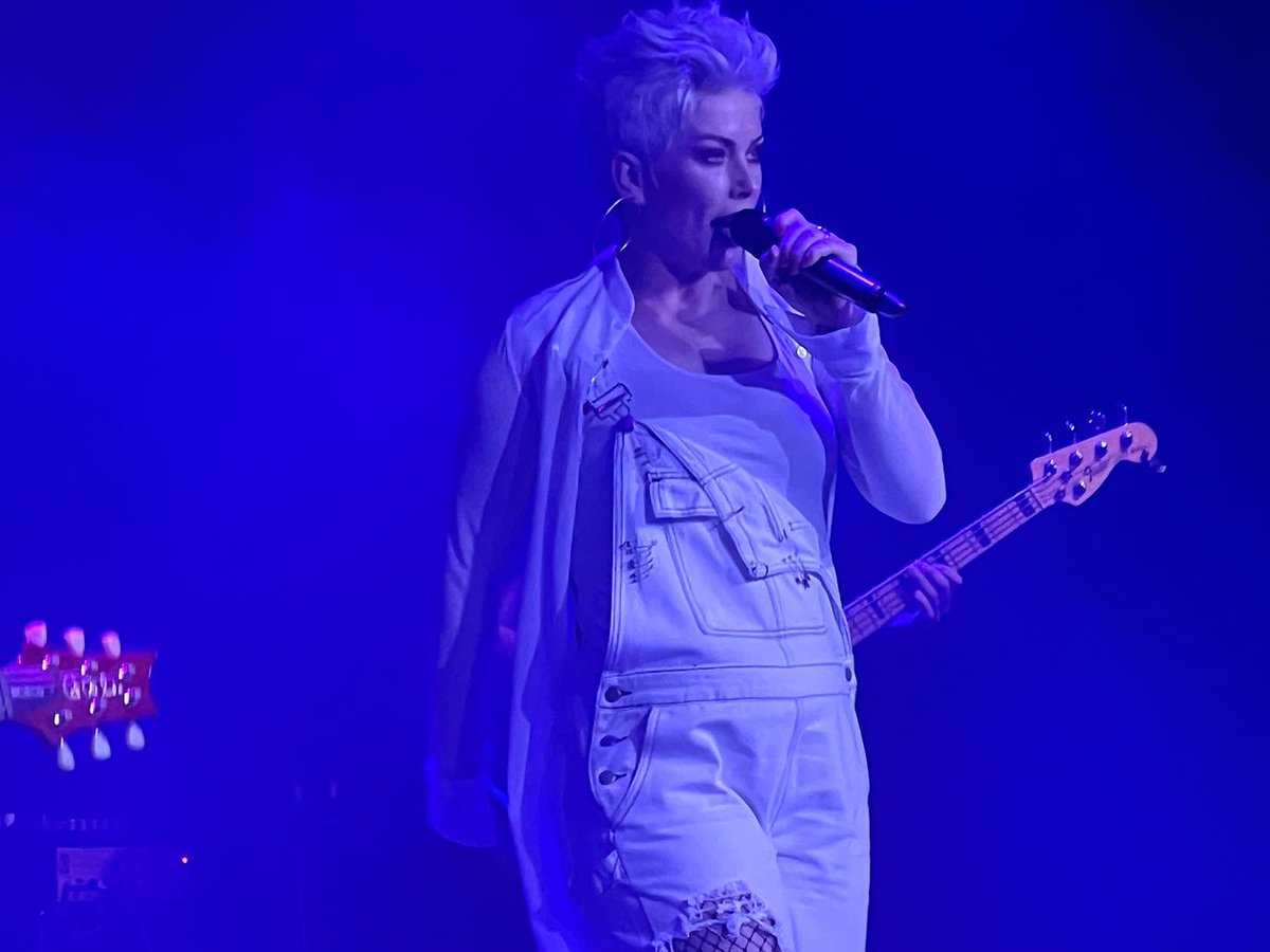 EvoRecordsUK's tweet photo. Now on stage the worlds best P!nk tribute by @VickyJackson and Her Tour Band.
#LiveMusic #Music #Pink #PinkFans #PinkTribute #TributeBand #WirralLive #WhatsonWirral #NorthWestGigs #LiverpoolGigGuide #WirralGigGuide #Heswall #HeswallMagazine #VisitHeswall #HeswallEvents #Wirral https://t.co/ddqqRYx4dk