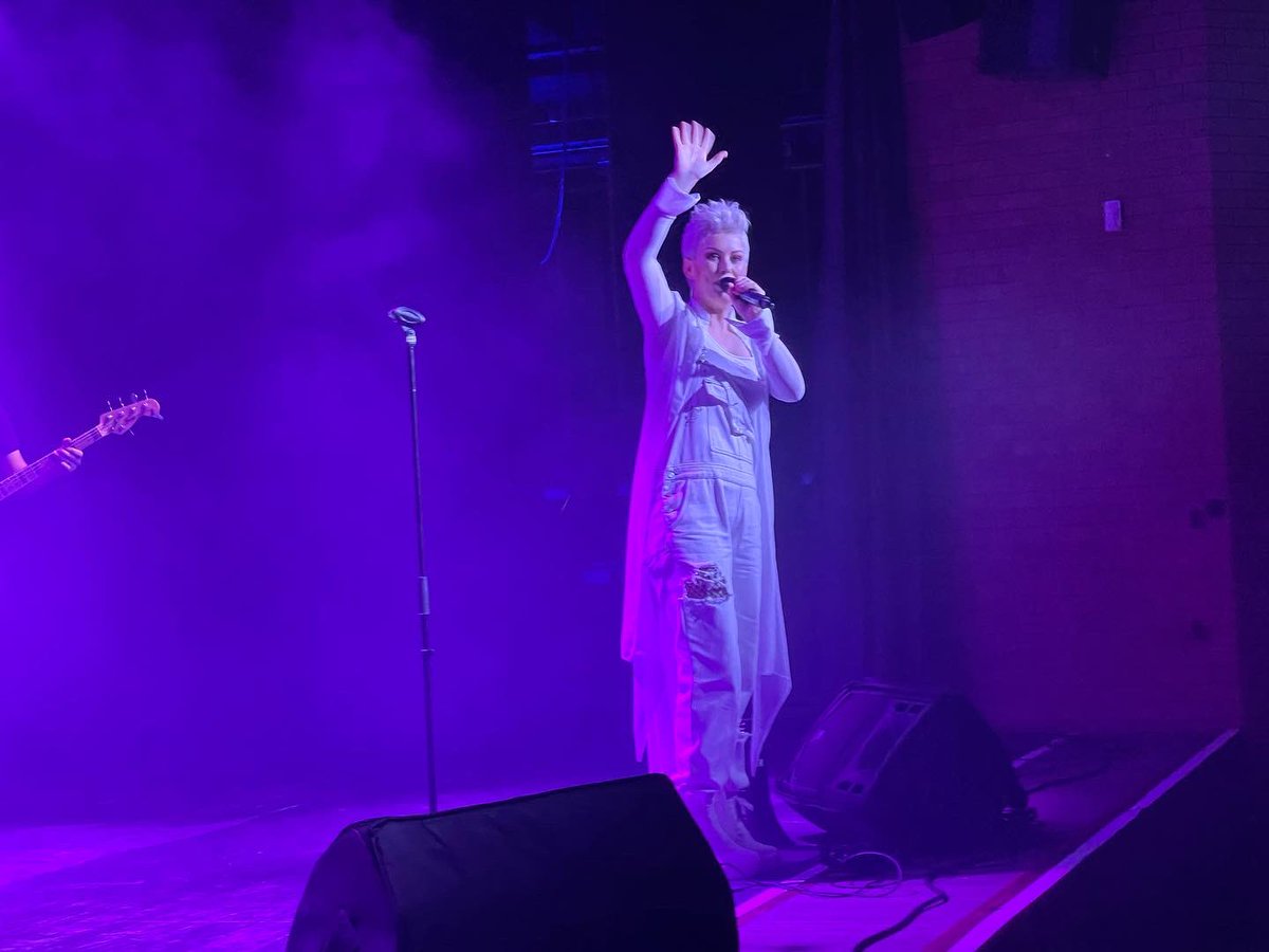 EvoRecordsUK's tweet photo. Now on stage the worlds best P!nk tribute by @VickyJackson and Her Tour Band.
#LiveMusic #Music #Pink #PinkFans #PinkTribute #TributeBand #WirralLive #WhatsonWirral #NorthWestGigs #LiverpoolGigGuide #WirralGigGuide #Heswall #HeswallMagazine #VisitHeswall #HeswallEvents #Wirral https://t.co/ddqqRYx4dk
