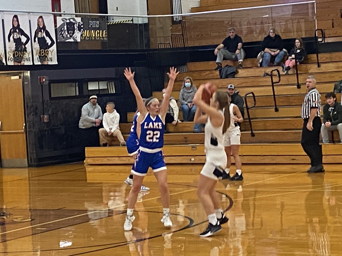 PerryAthletics's tweet photo. First pic is Sr. @MRandulic23 1,000th pt. as a Panther in defeating Lake 62-48. She joins Karlee(‘17) &amp; Rylee(‘19) Pireu as the 3rd Player in Girls’ history to reach the milestone!  Congrats Meredith! #pantherbest @ThePHSnews @PERRYHS_ @FederalLeagueOH #flcscores @jweirREP https://t.co/2kdmEwkQbo