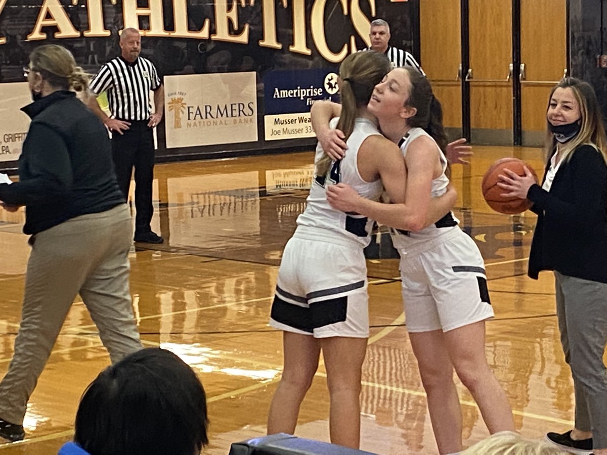 PerryAthletics's tweet photo. First pic is Sr. @MRandulic23 1,000th pt. as a Panther in defeating Lake 62-48. She joins Karlee(‘17) &amp; Rylee(‘19) Pireu as the 3rd Player in Girls’ history to reach the milestone!  Congrats Meredith! #pantherbest @ThePHSnews @PERRYHS_ @FederalLeagueOH #flcscores @jweirREP https://t.co/2kdmEwkQbo
