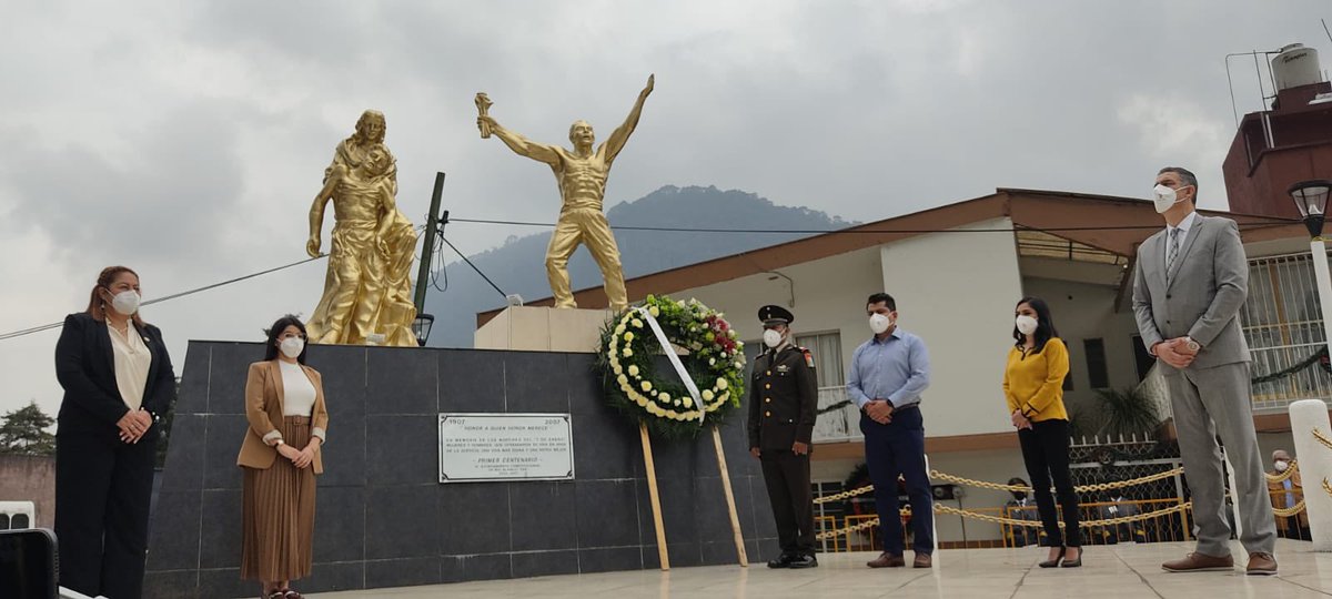 VargasB_Victor's tweet photo. Ayer acudí, en representación del Secretario de Educación @ZenyazenEscobar, a la conmemoración del 115 aniversario de los Mártires del 7 de Enero de 1907, de Río Blanco.
Agradezco haber sido el portavoz del saludo a su población, heredera de esta lucha preámbulo de la Revolución. https://t.co/4LbPKxr43M