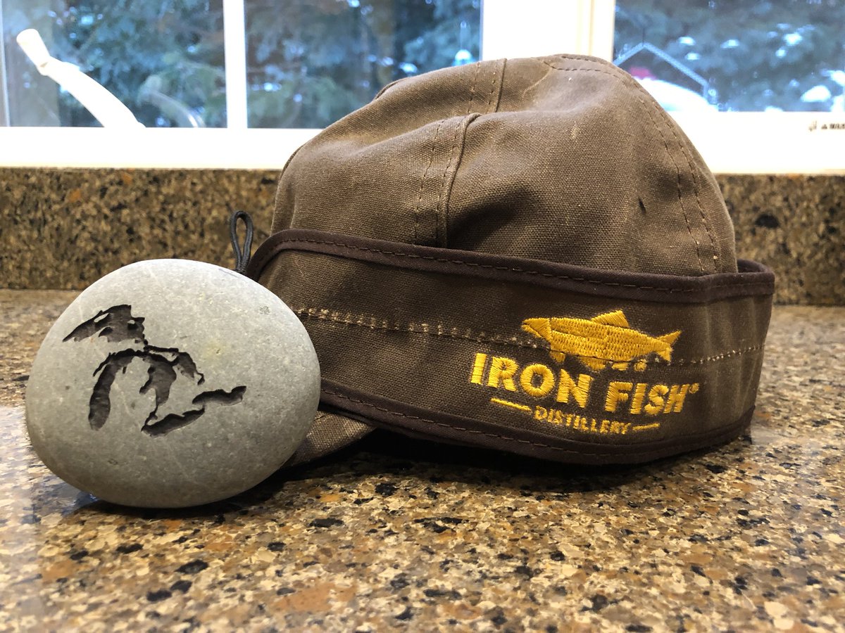 chachaspillane's tweet photo. @IronFishDistil Well looky what just arrived at my home in Elk Rapids, a brilliant mix of your delightful rum, whiskey, vodka, salted maple old fashioned, fondly known as #SMOF and a custom made, waxed @StormyKromer @PureMichigan at its finest #FamilyFarm https://t.co/RVriIo9Ogj