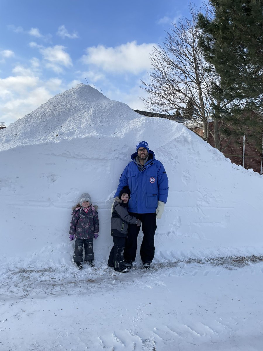GinaAwalt's tweet photo. Just a little bit of snow that fell last night!  #pestorm @CBCPEI @JayScotland https://t.co/vkI8jSM7qi