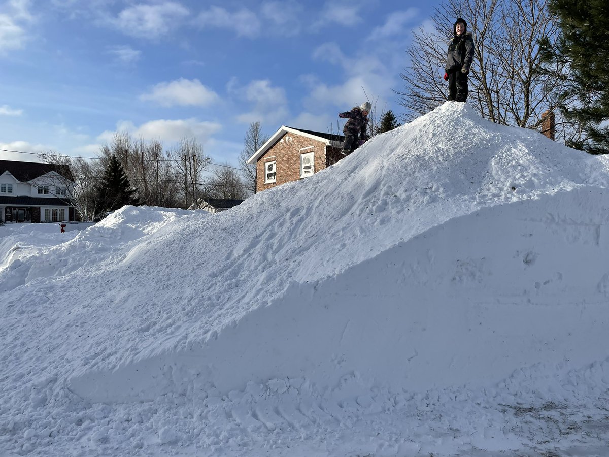 Just a little bit of snow that fell last night!  #pestorm <a href="/CBCPEI/">CBC P.E.I.</a> <a href="/JayScotland/">Jay Scotland</a>