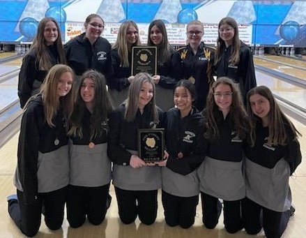 vjaGirlsBowling's tweet photo. Program Champions of the Oak Forest Invite! Modified to 4 games 12 V teams 9 JV teams 
@vjabolts
@AndrewHS_d230

V 3727
2nd Wiedmyer 
3rd Morrill 
5th Graves 
9th Battles 

JV 3351
2nd Rymsza 
3rd Mihalovich 
5th Murray
7th Schifferl 

Great work today 👏 👍 https://t.co/oIfhSBlnau