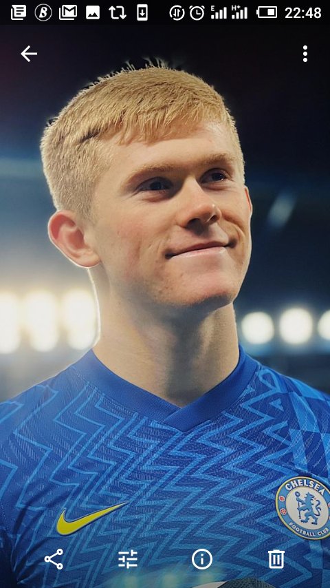 Doxa_of_Chelsea's tweet photo. Appreciation tweet for our wonderkid :

#Lewis_Hall is an English 🏴󠁧󠁢󠁥󠁮󠁧󠁿 @cpulisic_10 in terms of how huge are their talents and likeness.

The REAL BALLERS 🔥🔥🔥. https://t.co/fbpphPyZFb