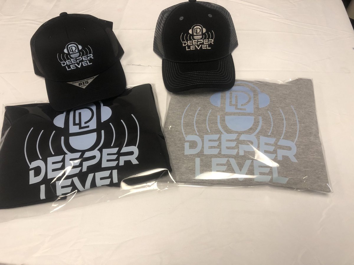 TheDeeperDepths's tweet photo. New Podcasting Gear! #PlatinumInk #DeeperLevel https://t.co/flFPD8YCbe