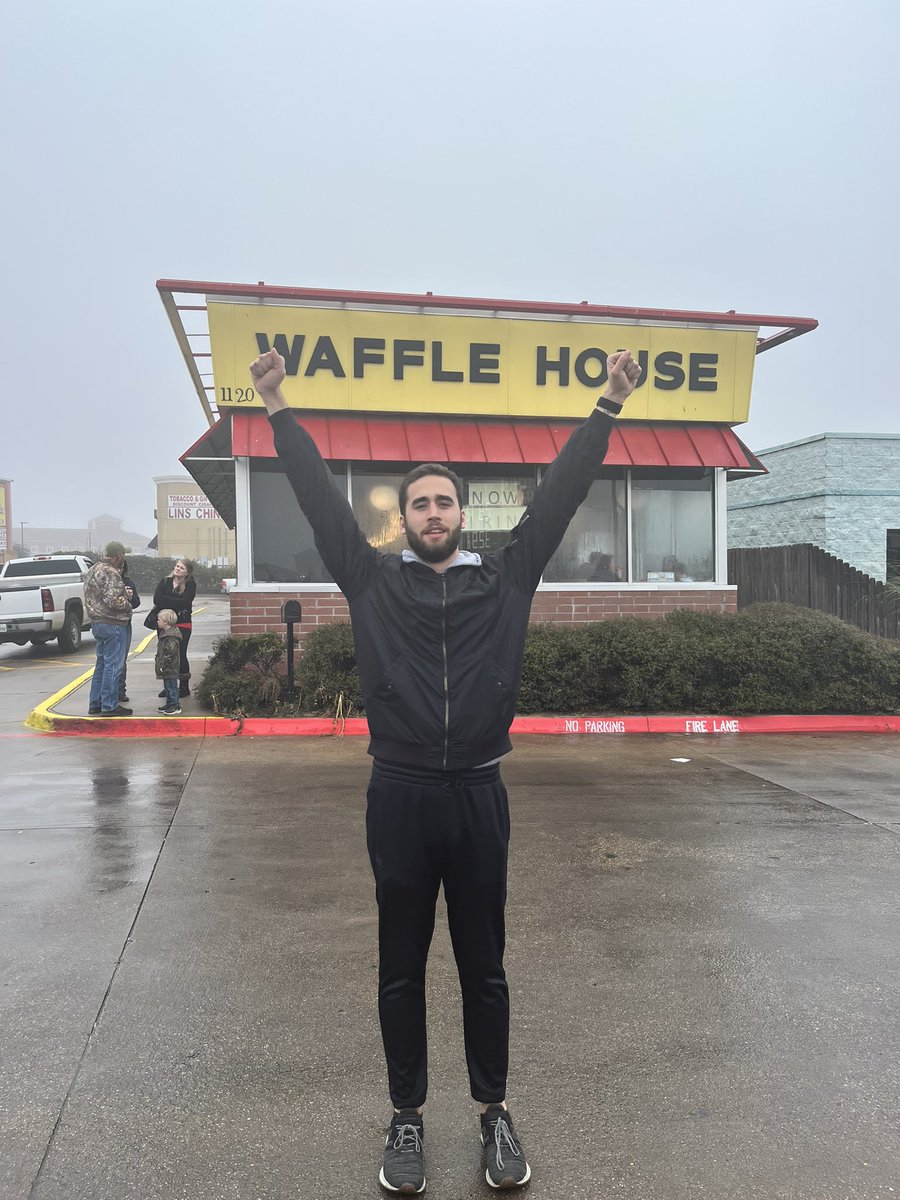 _johnmowen's tweet photo. Due to coming last in fantasy football, I visited this Waffle House from 11pm-11am today. I ate 12 waffles. Outside of the pain of stuffing myself with waffles, I met some cool people and it was a pretty fun experience. It will be while until I go back to another WF again though. https://t.co/JNmwSZacMs