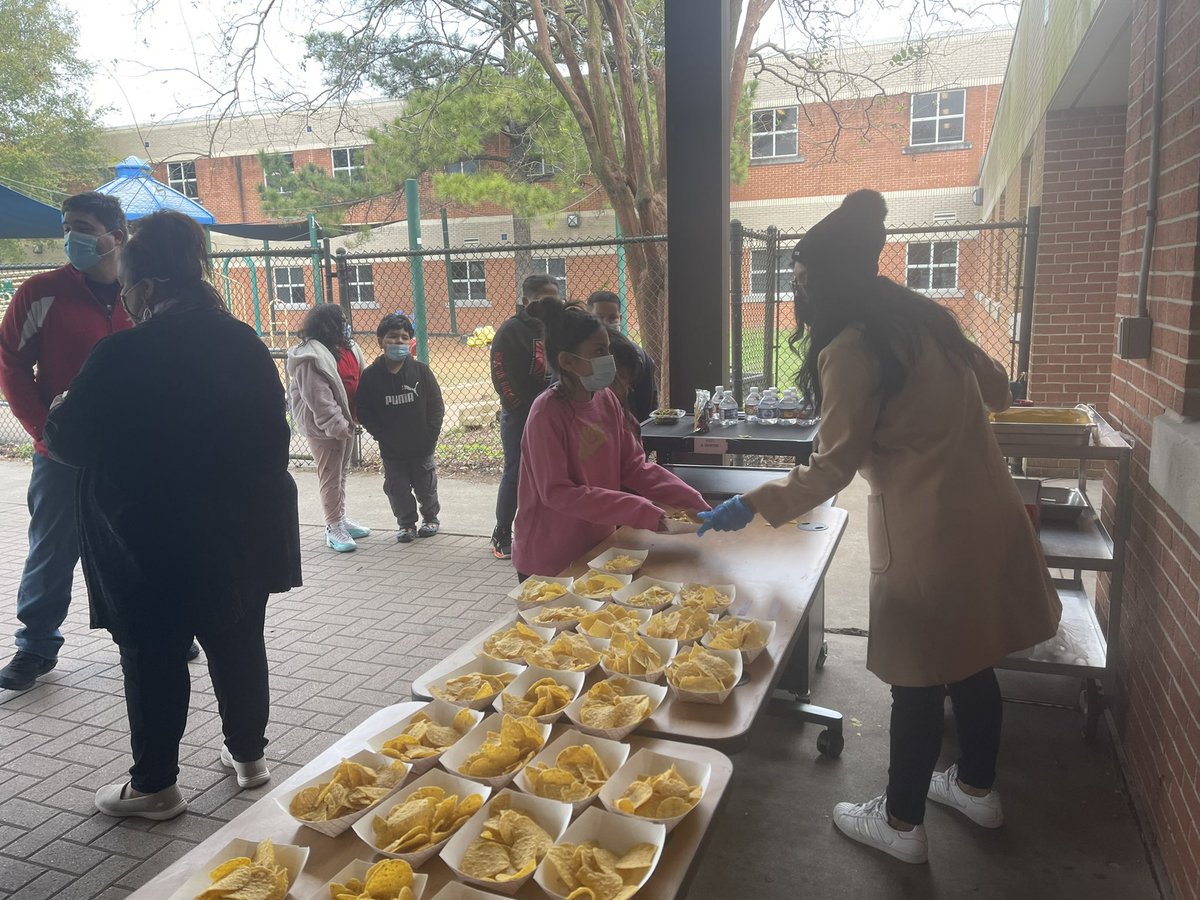RMTZElem's tweet photo. What a great day to celebrate kinder and third grade for having the highest attendance the week before winter break! We are so proud of all our scholars for showing up everyday ready to learn! ππ» #RCMStrong #ittakesavillage
@AprilColeman74 @tarrynce @Erwin_Garcia_ @HoustonISD https://t.co/XNk8OTYhlC