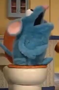 fsgamboa_'s tweet photo. Disseram que pareço este meme and now i can't unsee it :') https://t.co/NeXakBZRgR