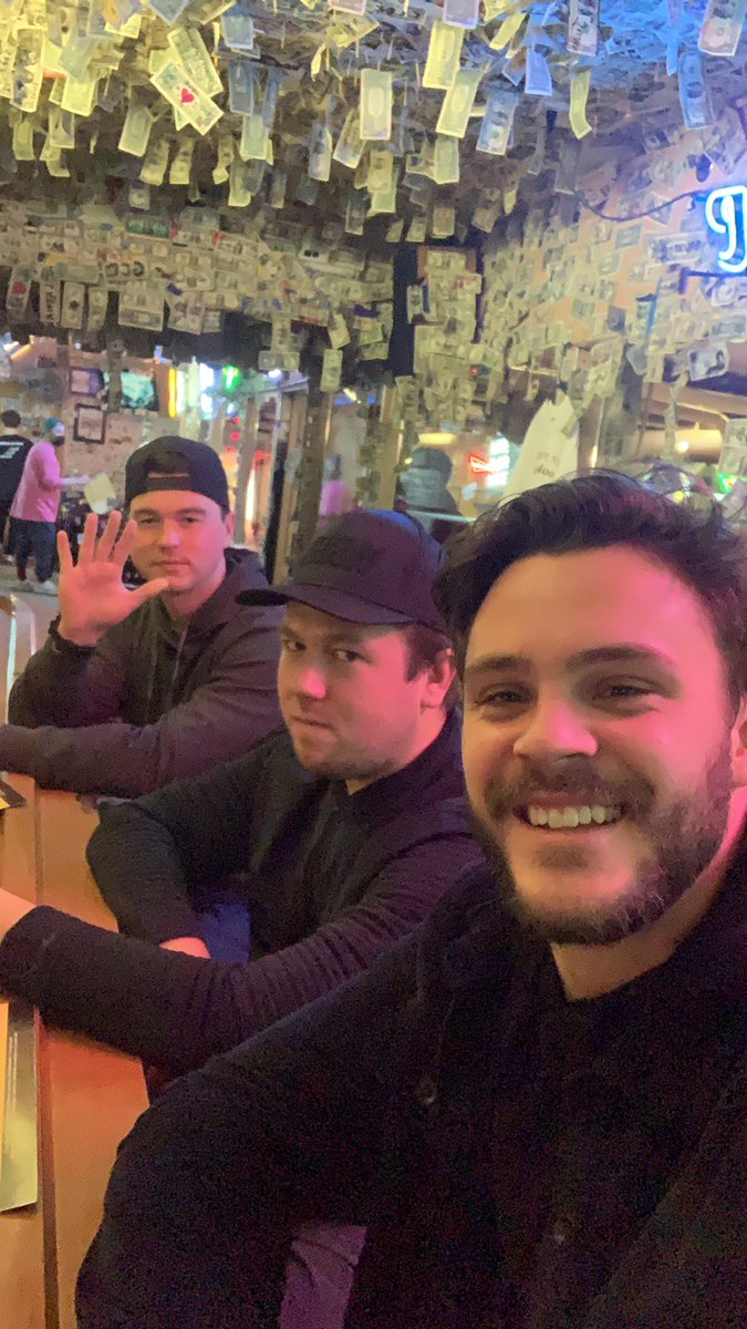 Gausmus47's tweet photo. Never mind guys already forgot about the burnt bacon. Matts and Chyz out of no where #HowWeDoin https://t.co/5AFa7oppoH