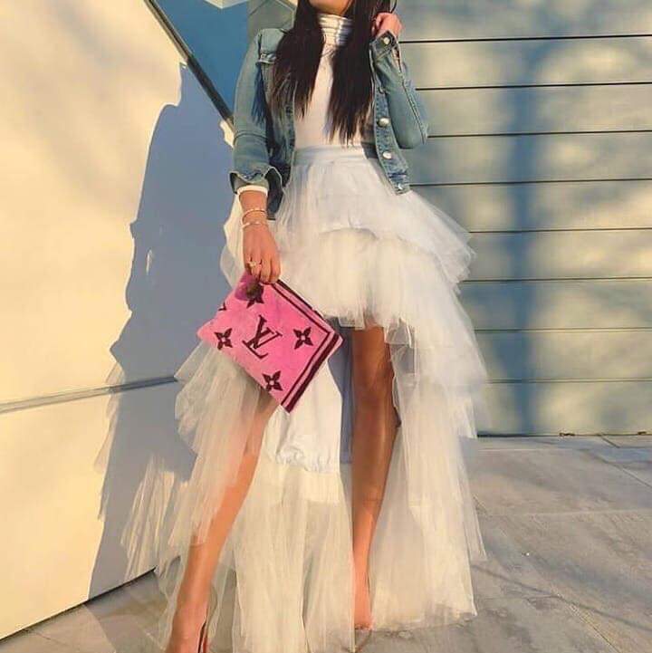 Zayachk's tweet photo. Өглөөний мэнд жиргээ.
Бүтэн сайн өдрөө бүрэн дүүрэн аз жаргалтай өнгөрүүлээрэй.
Хүмүүс амралтын өдрүүдээр Англи хэлээ ид сурдаг учраас миний хувьд Бямба, Ням гаригууд жирийн ажлын өдрүүд билээ😂
#BusyWeekends https://t.co/ASmrk4tojf
