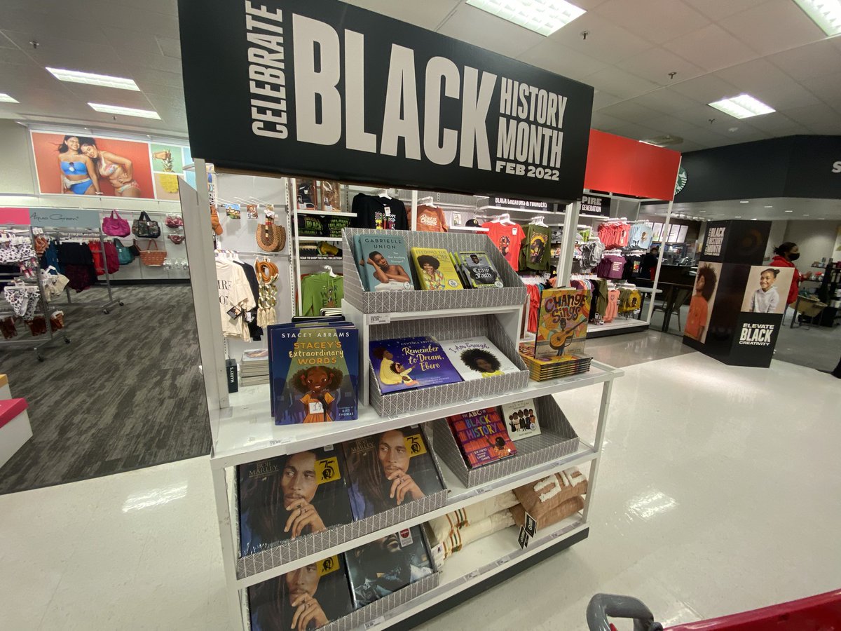 JaviVM0347's tweet photo. My first set with @Target and i was very excited for it and I loved that it was the #BHM  set. It was fun learning about all the collections apart of it and most I portably supporting Black Owned Business. #target0347 https://t.co/PRxlviBVdK