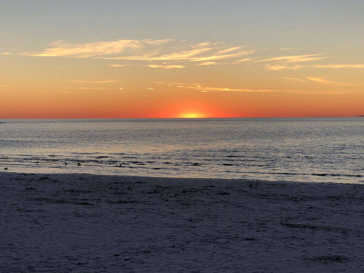 TheCapeCodScene's tweet image. Yesterday it snowed…today a beautiful sunset! #Falmouth #Massachusetts #CapeCod #sunsetphotography #sunsets