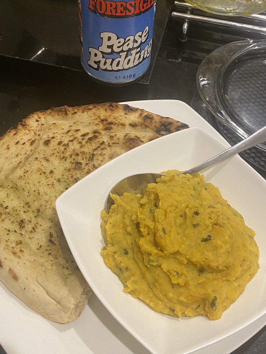 _ClosetVegan's tweet image. Da-Dahl 🤩 super quick and easy dahl, also uses up tins of emergency food from the back of the cupboard! 😁 #vegan #easyrecipes #quickfood #veganfood #sorrynotsorry