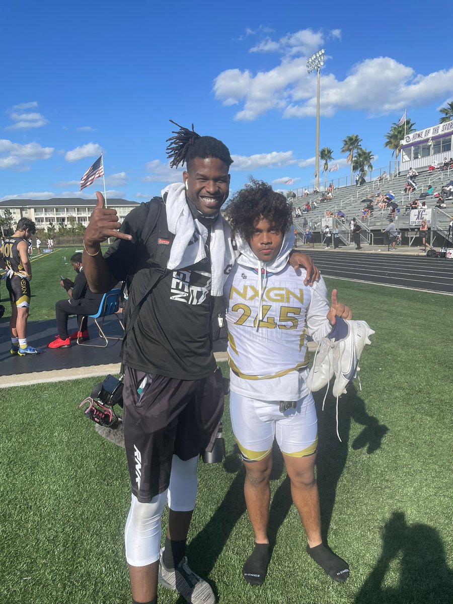 Buddha_James33's tweet photo. Shout out to @rnrsportsmedia #CoachKat for ALWAYS showing the kid some love! 💪🏽💯🙏🏽 https://t.co/zxtnR3fo7j