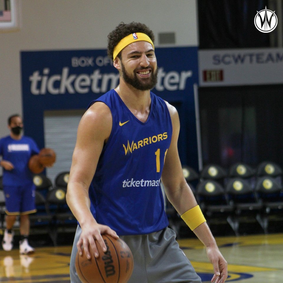 GLeagueWarriors's tweet photo. How we feel about @KlayThompson being back 😀 https://t.co/XYx8CICqNs