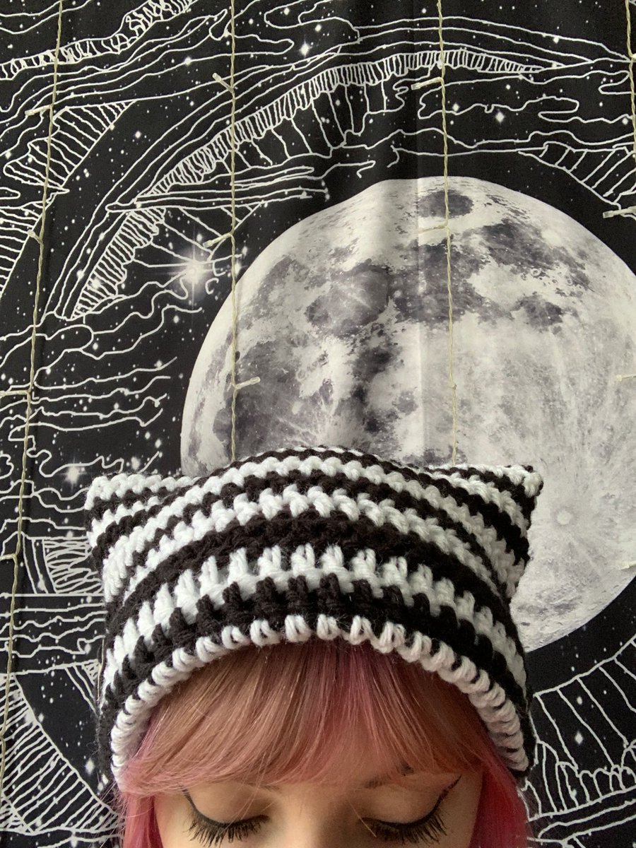 lunabellthreads's tweet photo. The last 2 colors of the cat ear beanies! ✨

https://t.co/umg8pzcARs https://t.co/roqyGVfs4X